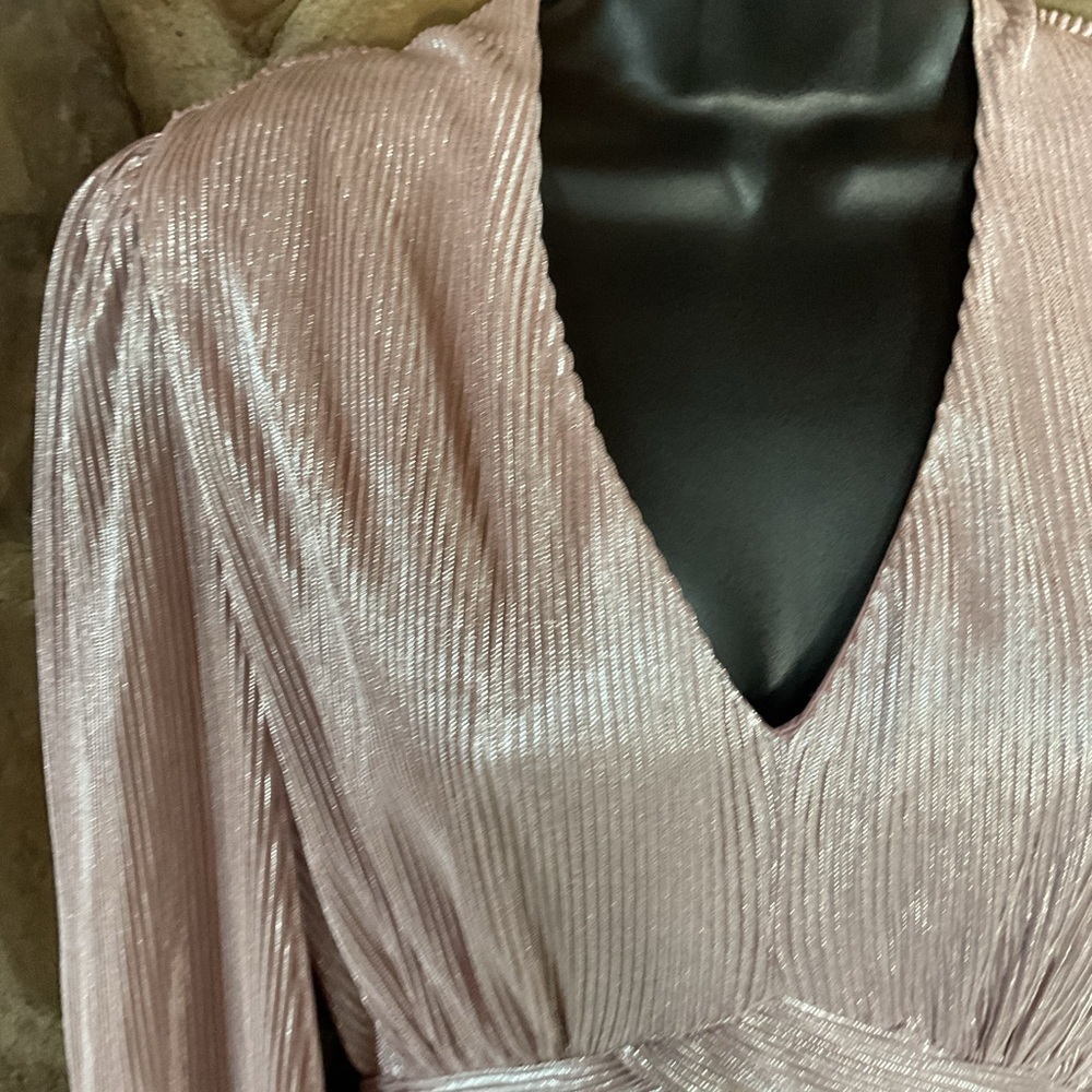 1.4.3. Story by Line Up Metallic Blush Plissé V-Neck Long Sleeve Dress - Picture 6 of 16